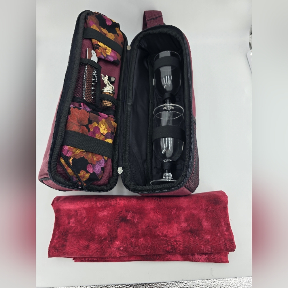 Picnic Time Wine Carrying Case with accessories